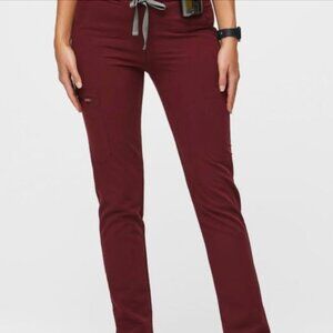New with tags, unworn Figs Yola Skinny Scrub Pants in Burgundy - XL Petite